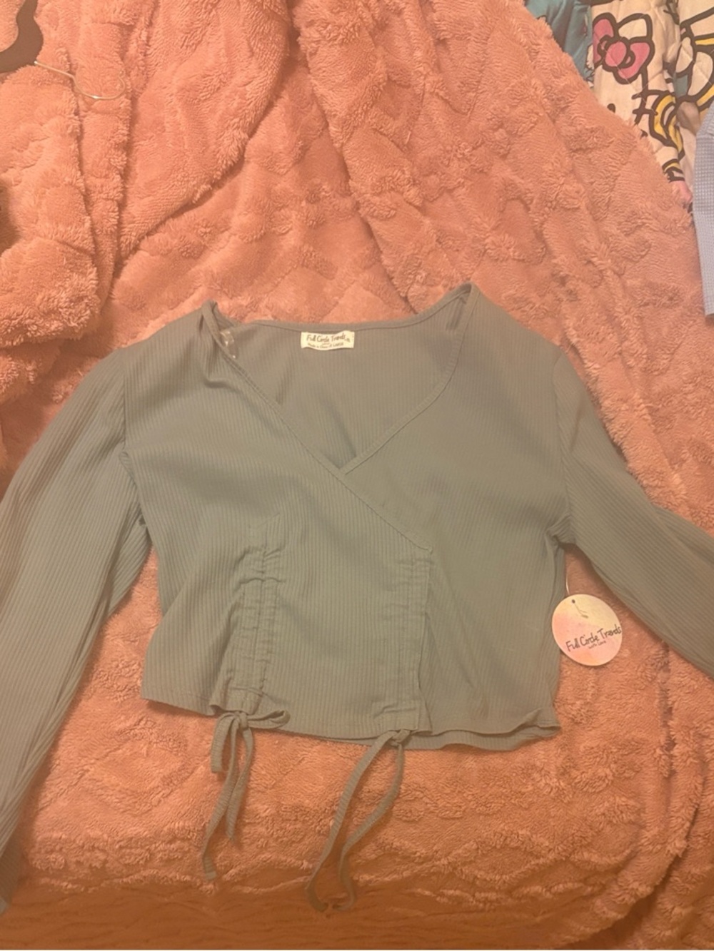Bundle of crop tops - Picture 4 of 8